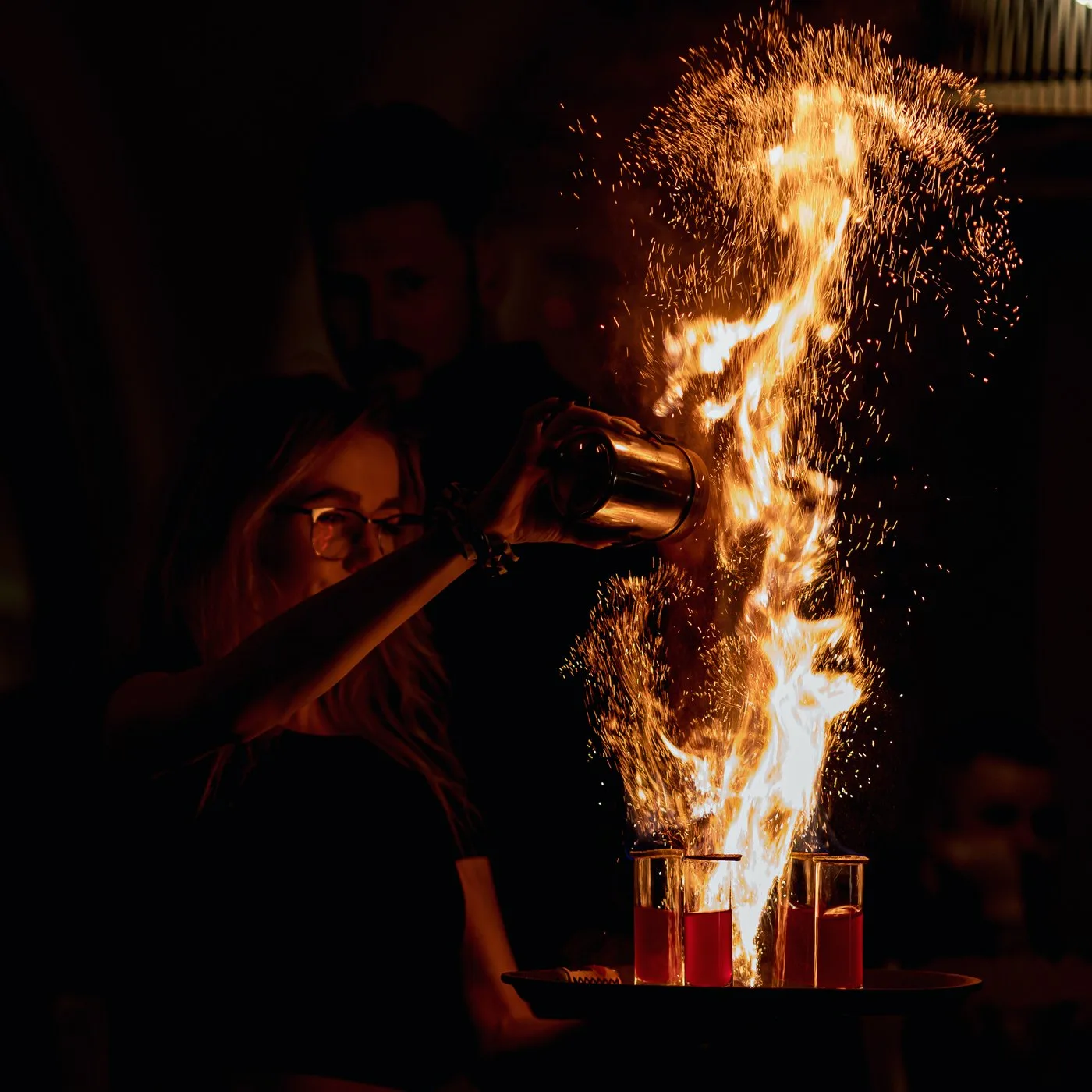 Mexický večer z La Haciendy, ohnivá barmanská show