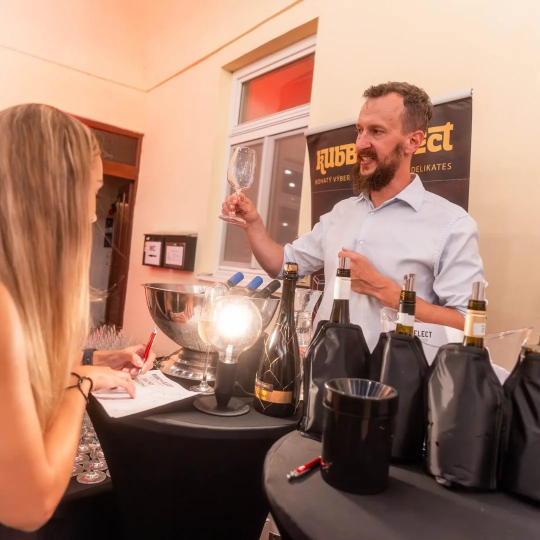 Networking event, film Kavej